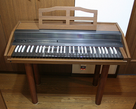 Roland Harpsichord C-20